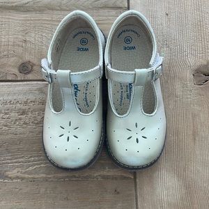 Footmates Gold MaryJane Shoes - Size 10 Wide